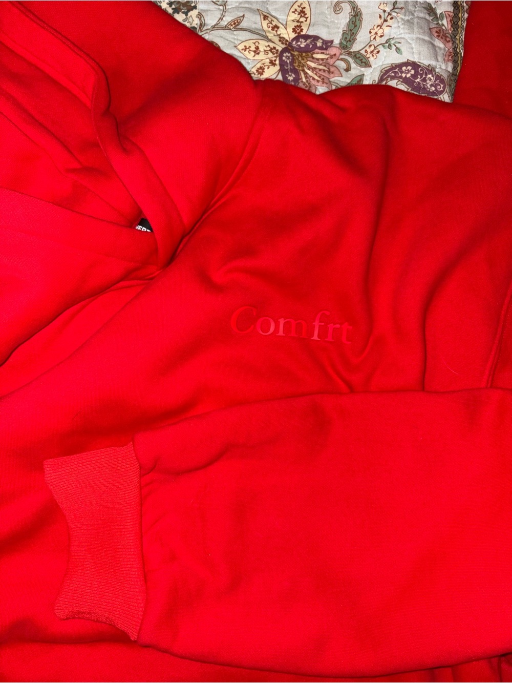 Red Comfrt Set - Picture 2 of 5